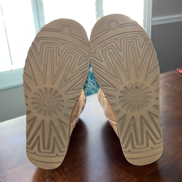 UGG Classic Short Boots US size 10 - Picture 9 of 13